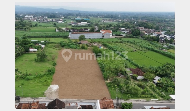 Edge of Banguntapan Main Road, Land Near Kotagede Market