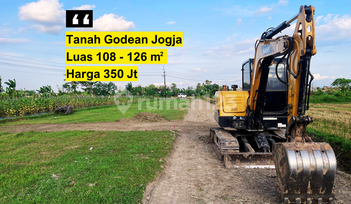 Collected to Build a House by the Rice Field, Sidoarum Land Godean
