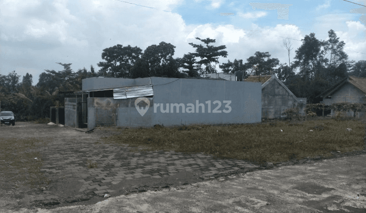Aman Tingal Balik Nama, Tanah Dekat UII Jalan Kaliurang