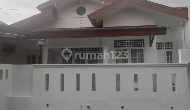 Disewakan Rumah Bintaro Sektor 9 Strategis Termurah SHM Bebas Banjir 2