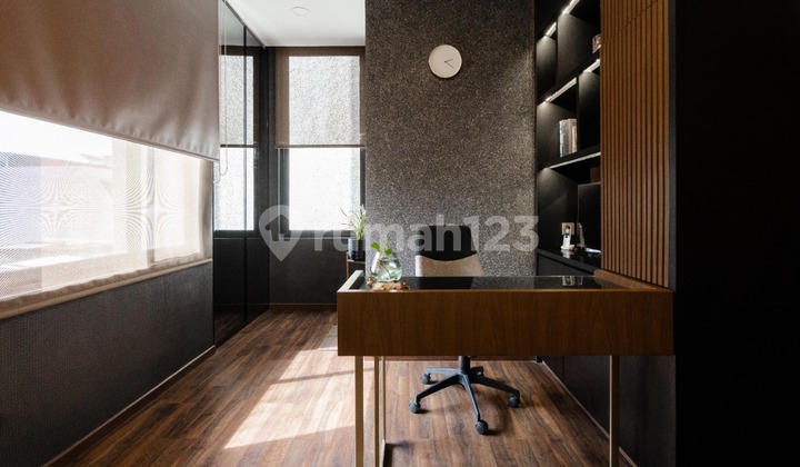 Dijual Rumah Mewah Tanjung Duren Kolam Renang Super Strategis SHM Nego 2