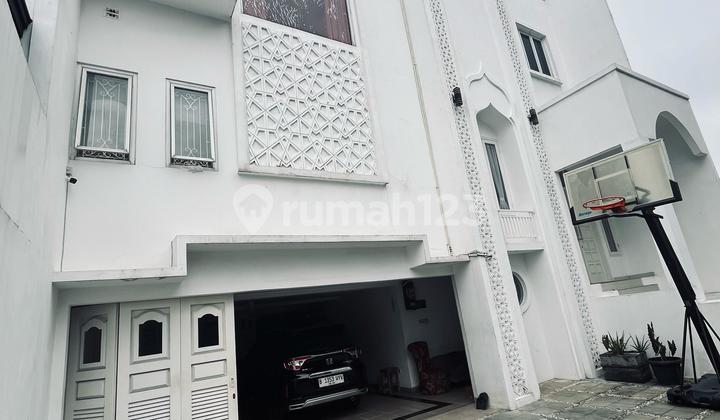 Jual Rumah 3 Lantai Pamulang Timur Tanah Luas Murah Semi Furnish Shm