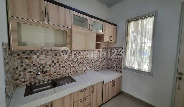 Rumah 2 Lantai River Park Bintaro Strategis Siap Huni