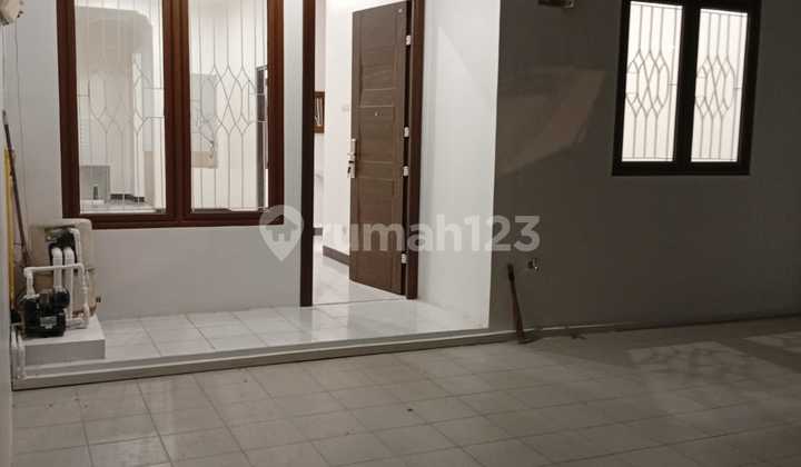 For Rent: Single-Story House Ready to Live In, Kresek Indah, Strategic Location, Affordable, Fully Renovated. For Rent: Single-Story House Ready to Live In, Kresek Indah, Strategic Location, Affordable, Fully Renovated.