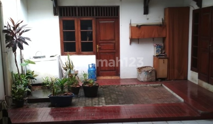 Dijual Rumah 2 Lantai Kebayoran Lama Strategis Siap Huni Bebas Banjir SHM Nego 2