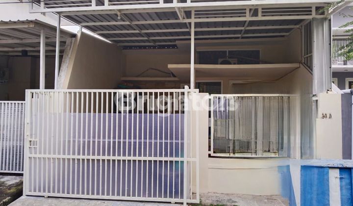 Rumah Bagus Strategis di Pondok Candra Sidoarjo Rumah Bagus Strategis di Pondok Candra Sidoarjo