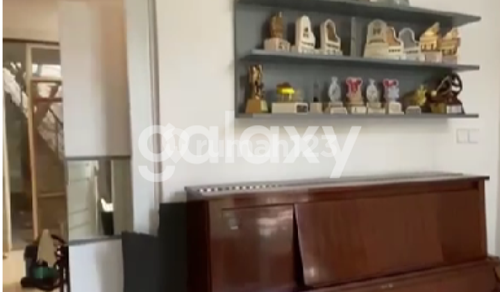 Rumah kondisi bagus di Grand Island, Pakuwon City