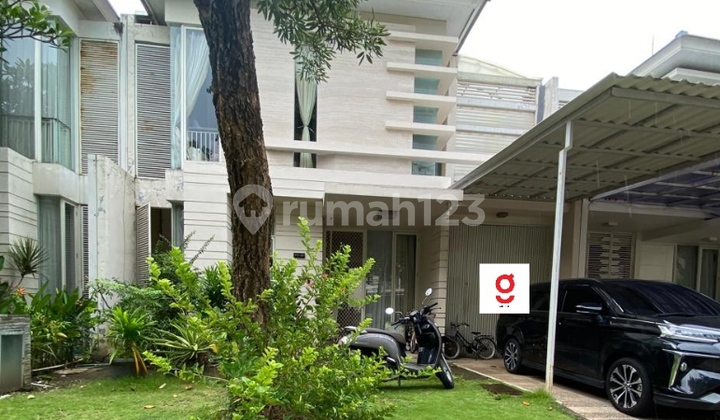 Rumah Malibu Beach Pakuwon City Siap Huni, Furnish