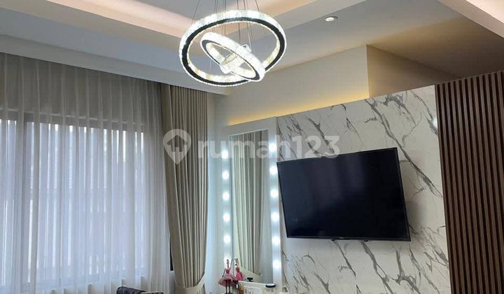 RUMAH RAPI KEBAYORAN INFINITY HOEK 2 LANTAI FURNISH BINTARO JAYA