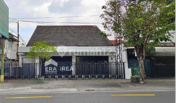 Business Space for Rent in Jogja Pugeran, Bantul Street, near Pugeran Church, near Alun-Alun Kidul, near Pojok Beteng Kulon, near SMAN 7, near SMSR, near Condronegaran Market.