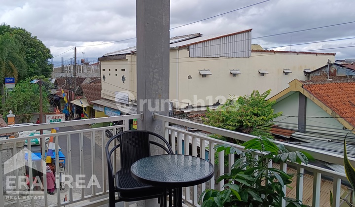 Ruang Usaha Dan Kost Dijual Jogja, 3 Kamar dan 13 Kamar Kost, dekat Kampus UIN, dekat Ambarukmo Plaza, dekat Lippo Mall, dekat RS Siloam