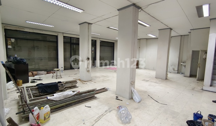 Shop House for Rent in Jogja, near UGM Campus, near Tugu Jogja, near Panti Rapih Hospital, near Yap Square, near Gramedia, YAP Hospital. 2