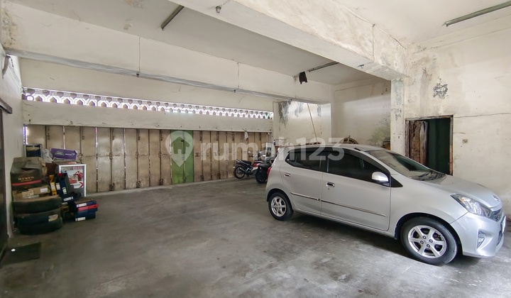 Shop House for Rent in Jogja Tegalrejo, near Ludira Hospital, AMC Hospital, Dental Hospital, close to SMAN 1, SMPN 11, and near Janabadra Campus. Shop House for Rent in Jogja Tegalrejo, near Ludira Hospital, AMC Hospital, Dental Hospital, close to SMAN 1, SMPN 11, and near Janabadra Campus.