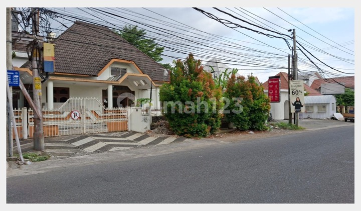 House for rent in Demangan area Yogyakarta, near Sanata Dharma University, UNY, and Atmajaya. House for rent in Demangan area Yogyakarta, near Sanata Dharma University, UNY, and Atmajaya.