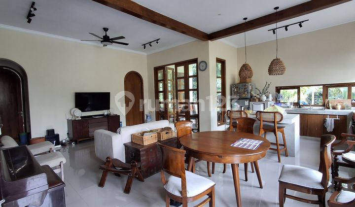 Rumah Klasik Asri Dijual Jogja Sleman, dekat Waterboom Jogja, dekat Stadion Maguwoharjo