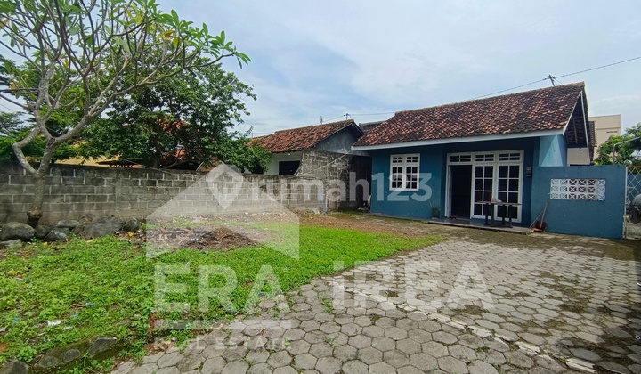 Rumah Dijual Jogja Komplek Perumahan PU, halaman luas, dekat RS Hermina dan Lottemart