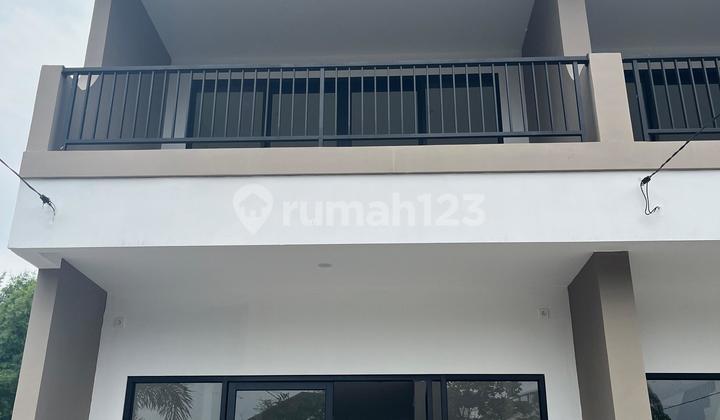 Dijual Ruko Siap Pakai di Jl Boulevard - Villa Melati Mas