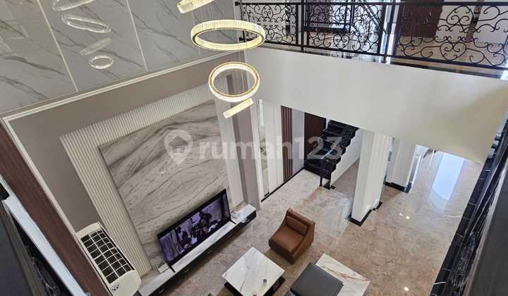 Dijual Rumah Mewah Furnished di @Sektor 1A - Gading Serpong