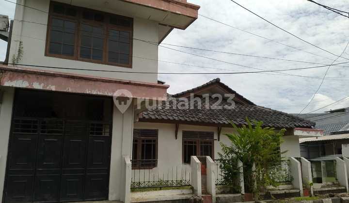 RUMAH 2 LANTAI EKSKLUSIF! Harapan Indah Akses Strategis 13537 MEL