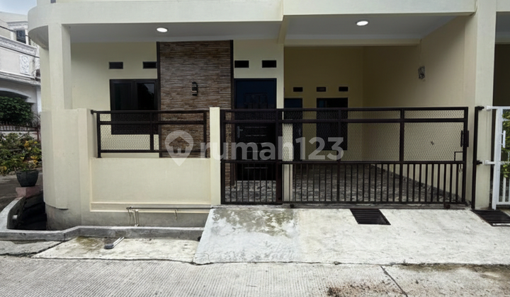 Rumah Hook Siap Huni di Komplek Setia Bina Sarana (73647 Lan)