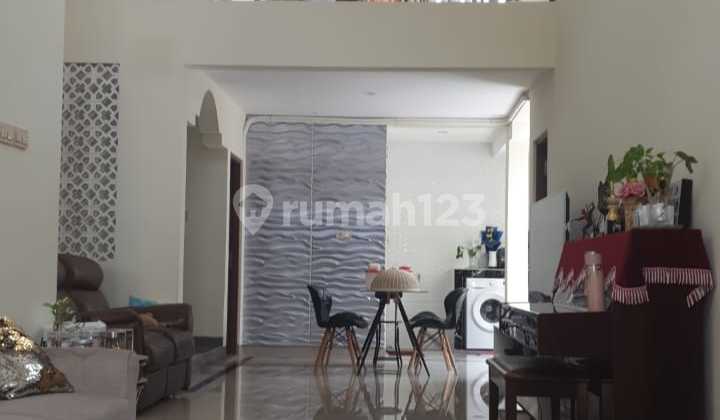 For Sale 2-Story House in Simpang Darmo Permai 2
