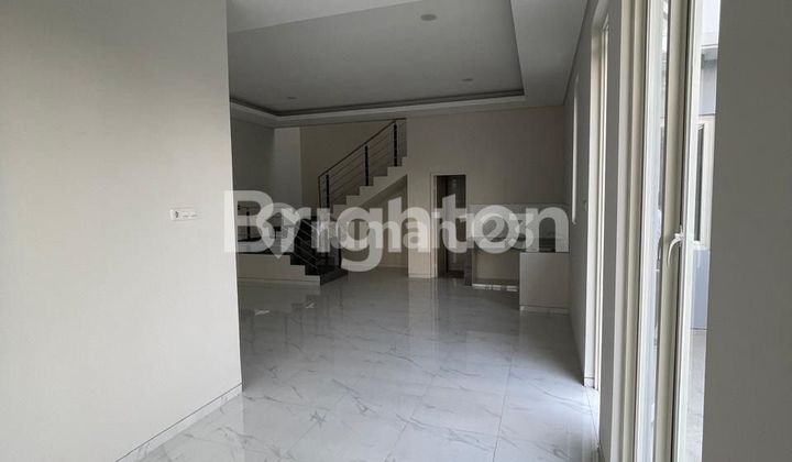 RUMAH BARU 2 LANTAI HOOK DI MANYAR TIRTOYOSO  2