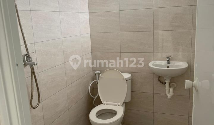 Disewakan Rumah 2 Lantai di Park Sunrise 2