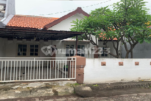 For Rent 1-Story House in Medokan Utara Rungkut 2