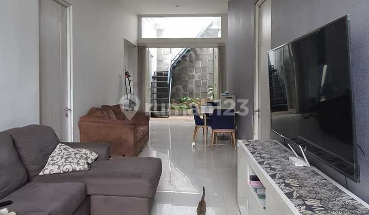 Dijual Rumah di Rungkut Asri 2