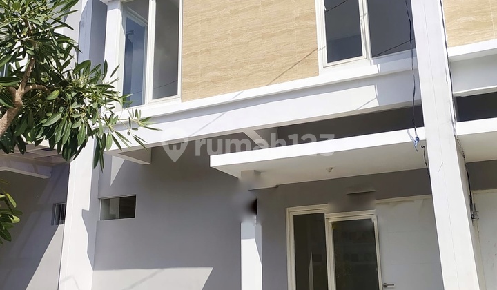 Dijual Cepat Rumah 2 Lantai Second Rasa Baru Siap Huni ‼️‼️‼️ Dijual Cepat Rumah 2 Lantai Second Rasa Baru Siap Huni ‼️‼️‼️