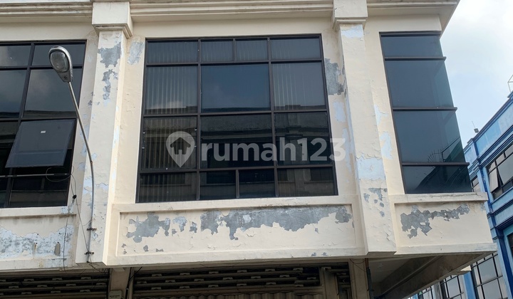 For Sale 3-Story Shop House in Rungkut