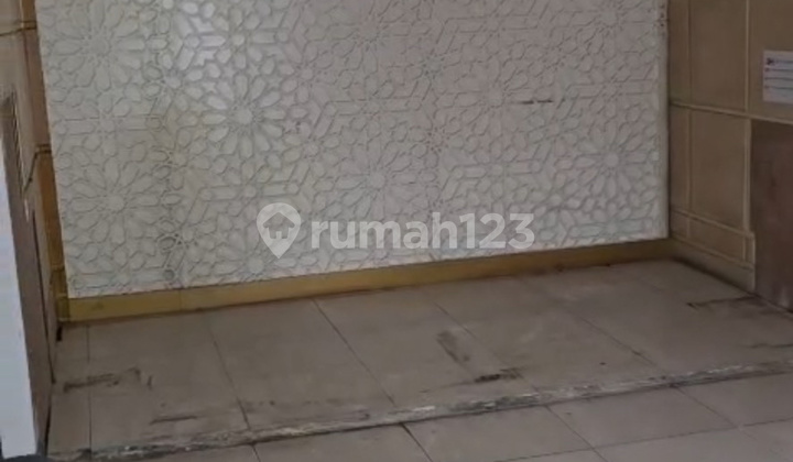 Disewakan Ruko 3 Lantai di Dharmahusada