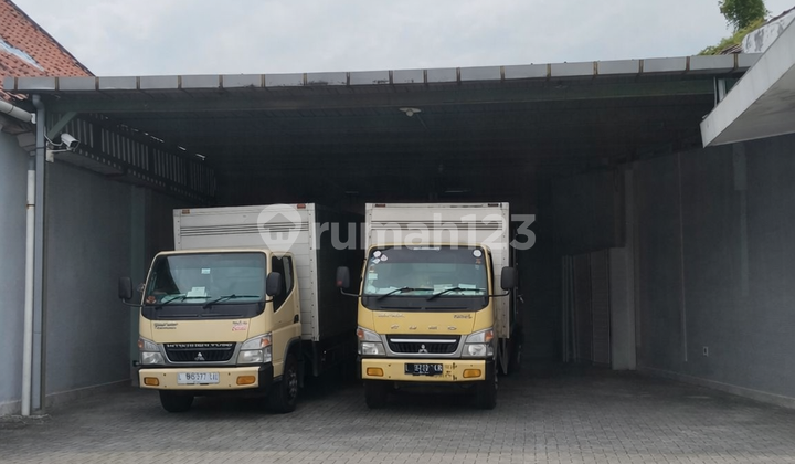 Dijual Cepat Gudang Siap Pakai di Raya Kapasari