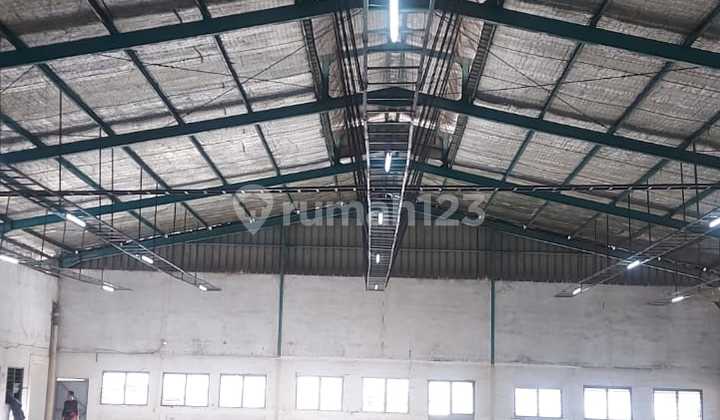 Warehouse for Sale in Depok City, very strategic location, access to Bogor main road.
