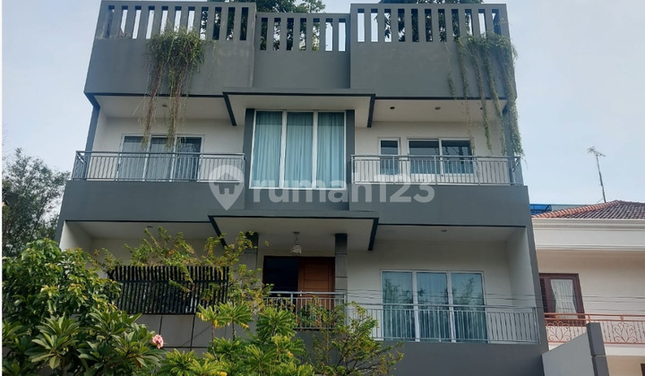 Dijual Rumah Mewah Villa Permata Gading