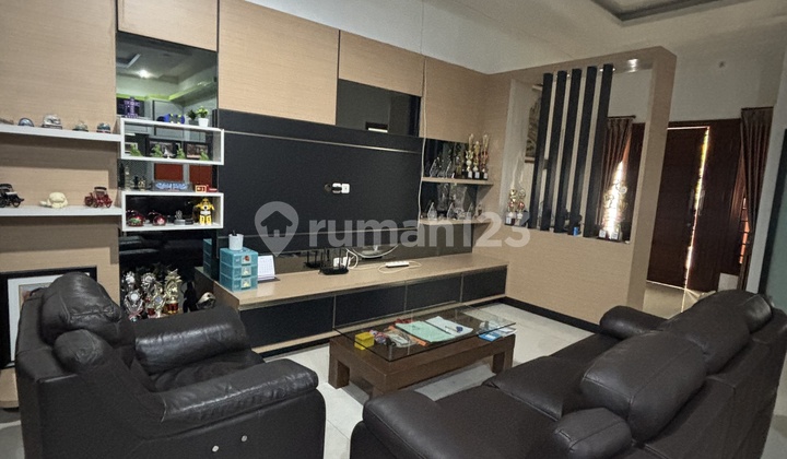 Nice 3.5 Story House @ Gading Griya Residence