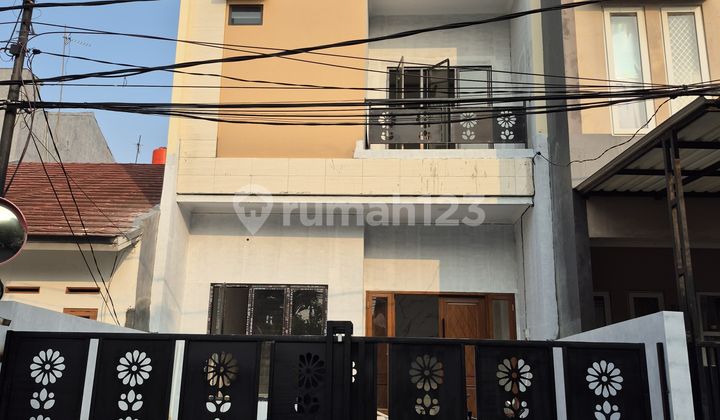 Minimalist New House Kelapa Gading 2