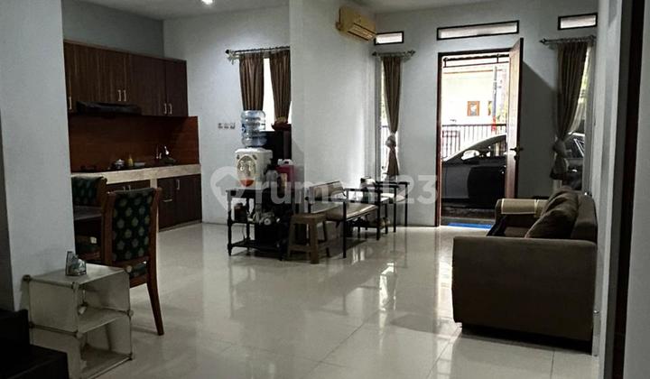 Dijual Rumah Terawat Siap Huni di Rawamangun Dijual Rumah Terawat Siap Huni di Rawamangun