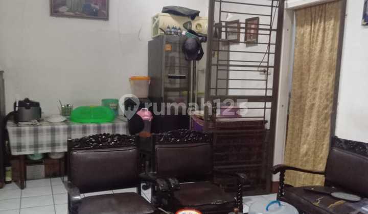 Strategic House in Vijaya Kusuma Complex, Cibiru Bandung