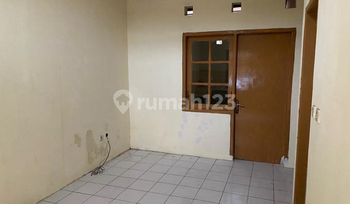 Ready-to-Occupy House in Adipura Estate, Near Public Facilities 2