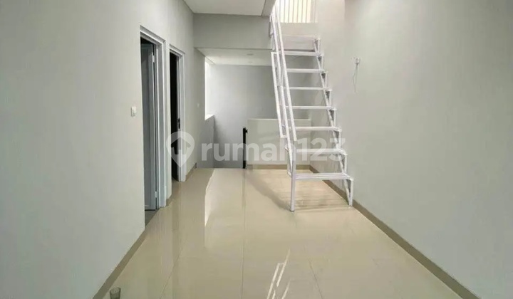 Need a Commercial Space? 3-Story Shophouse in Arcamanik, Bandung, Suitable for Business