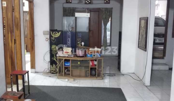 Comfortable House in Strategic Vijaya Kusuma Complex Bandung