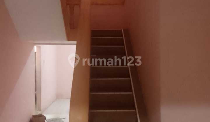 Rumah 2 Lantai di Waydadi Bandar Lampung Cocok untuk Kantor tersedia Lahan Parkir yang Luas 2