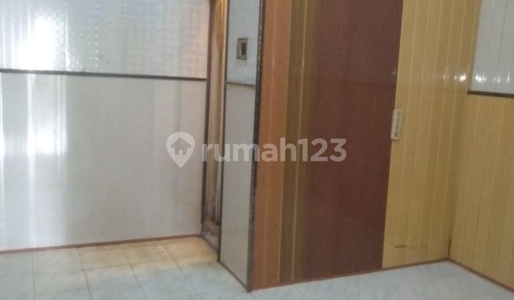 2-Story Shop House for Rent on Damar Island Street, 30 Million/Year, Lampung