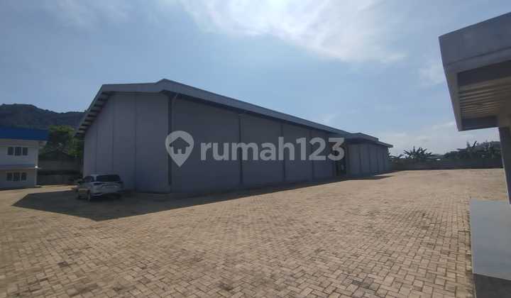 Strategic Warehouse in Sukabumi, Extensive Parking Lot in Lampung.