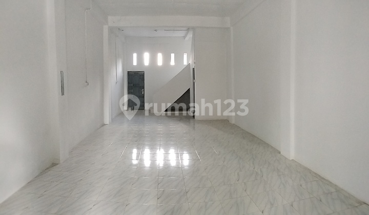 Commercial and Residential Shophouse in Jenderal Area