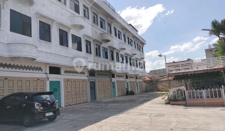 Sisa 1 Unit Saja! Ruko 3 Lantai Hasanudin