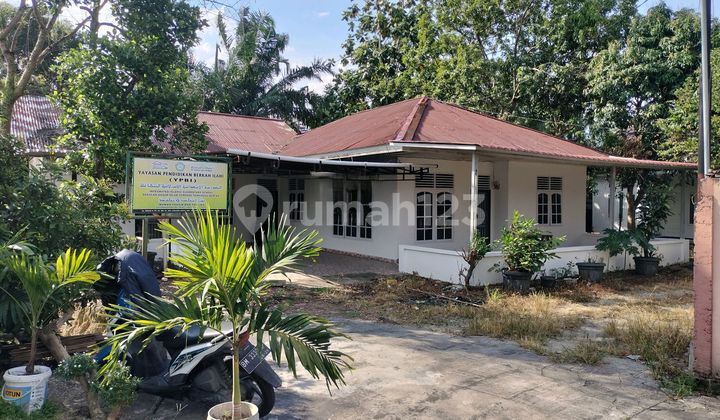 Rumah Besar Lokasi Tenang Dan Nyaman Di Sekuntum