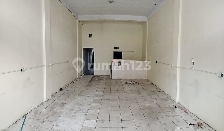 3-Storey Shop House City Center Location Heavy Traffic.