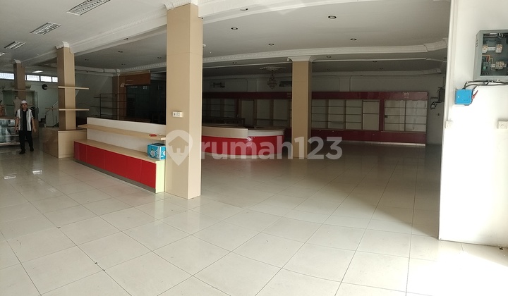 Langka!!! Ruko 5 Pintu Berada di Pusat Kota.